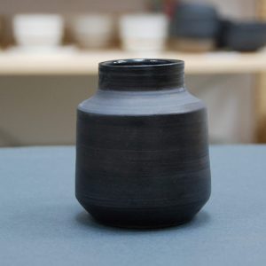 Vaza od crne gline 2