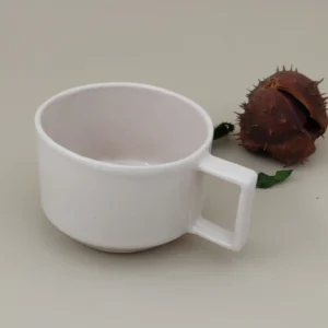 Šolja sa drškom od porcelana