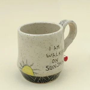 Keramička &scaron;olja sa natpisima