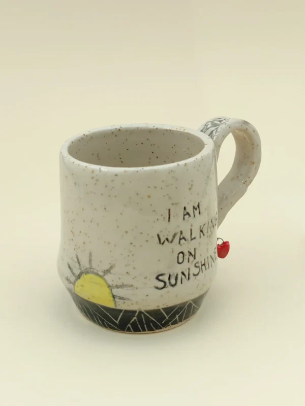 Keramička &scaron;olja sa natpisima