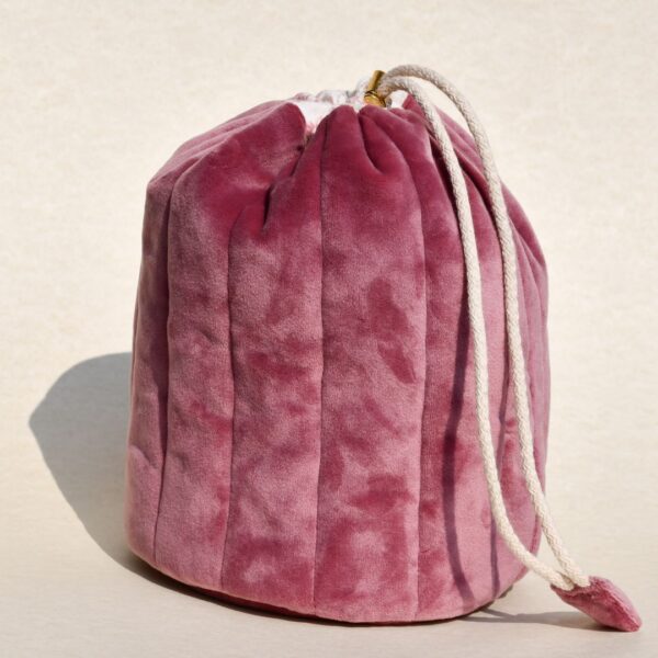 Vrećica od roze pli&scaron;a
