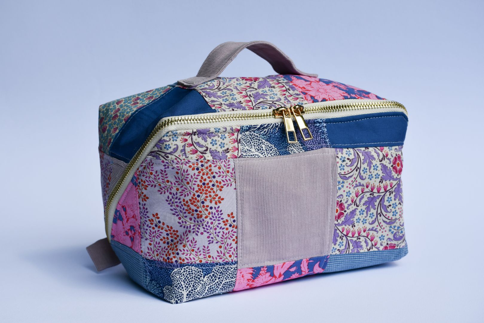 ručno &scaron;iveni neseseri- Mikaleidoskop Beograd Dorćol