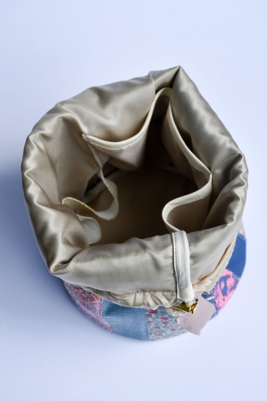 ručno &scaron;iveni neseseri- Mikaleidoskop Beograd Dorćol