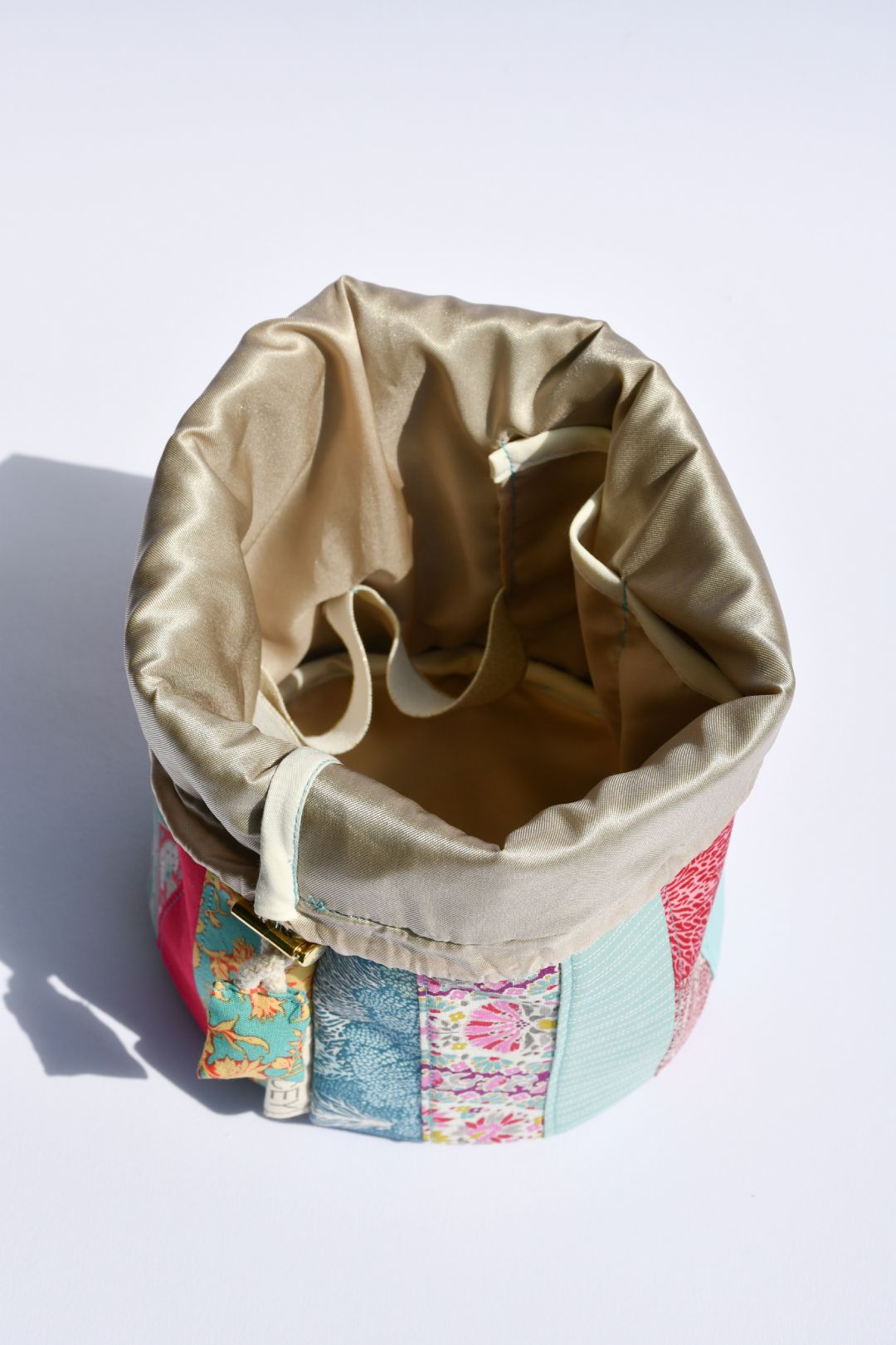 ručno &scaron;iveni neseseri- Mikaleidoskop Beograd Dorćol