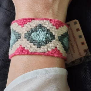 Ručno tkana narukvica 3