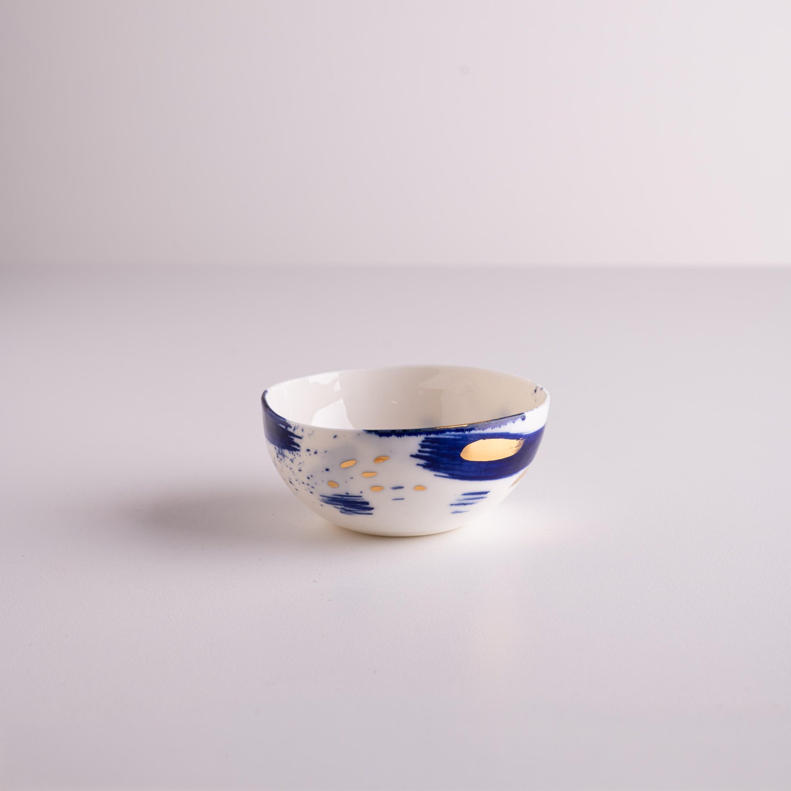 prodaja ručno pravljenih &scaron;oljica i tacni od porcelana, Carigradska 24, Dorćol