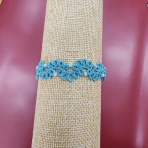 Čipkana cik-cak narukvica, u nekoliko boja