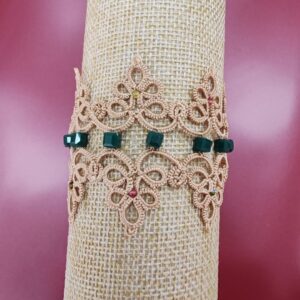 Čipkana &scaron;ira narukvica