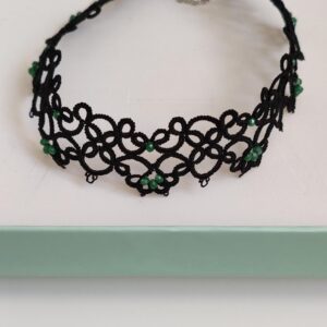 Čipkana ogrlica, Iglica