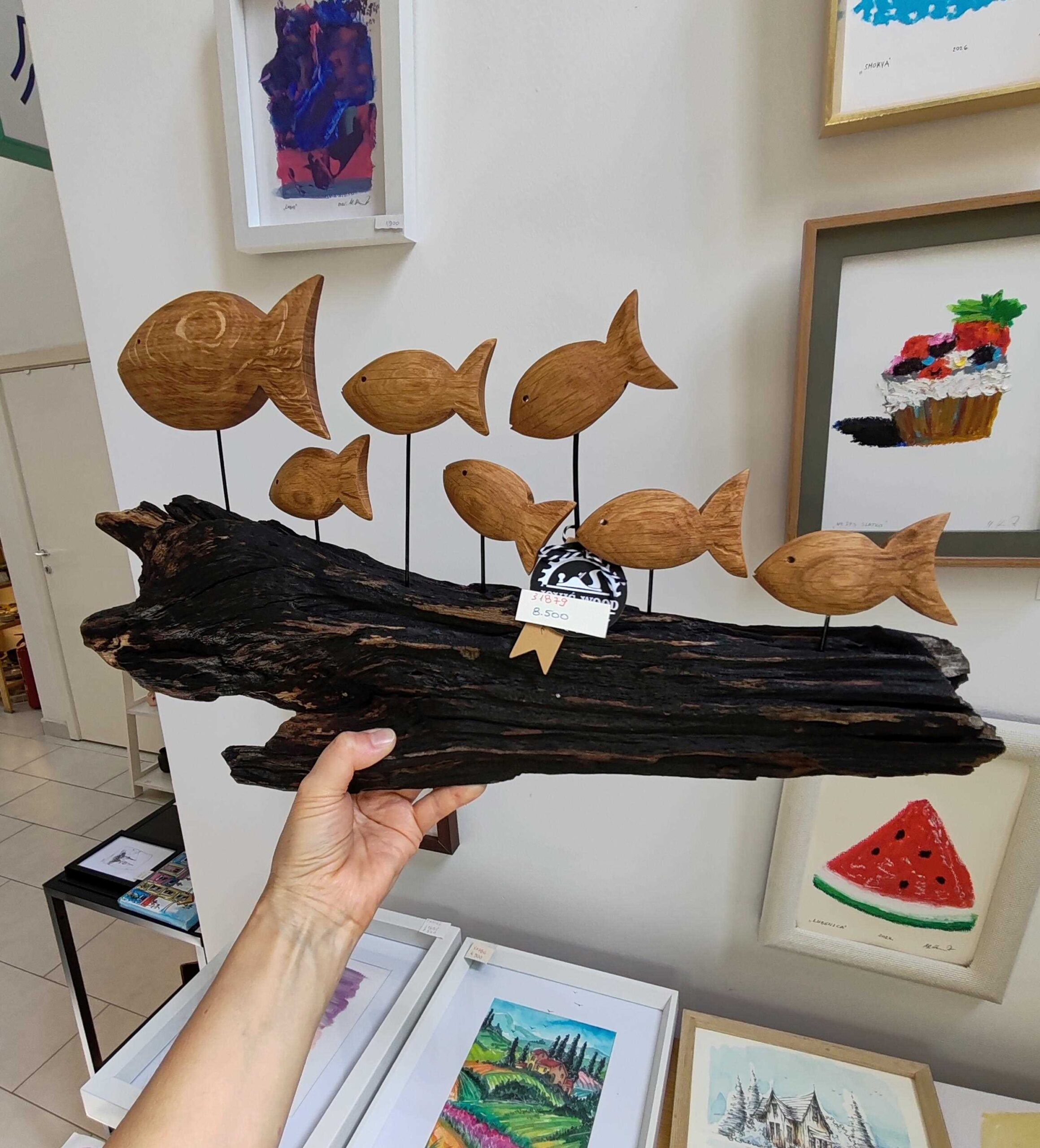 Drift wood, skulpture od plavnog drveta kao postolja, Carigradska 24, Beograd
