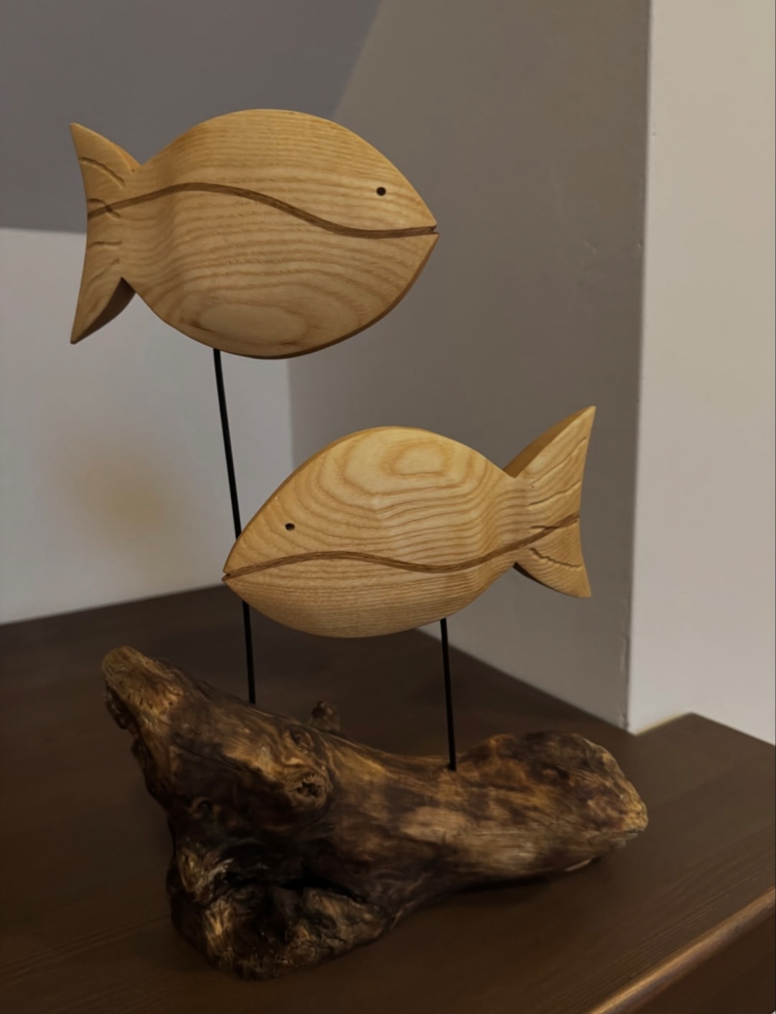Drift wood, skulpture od plavnog drveta kao postolja, Carigradska 24, Beograd